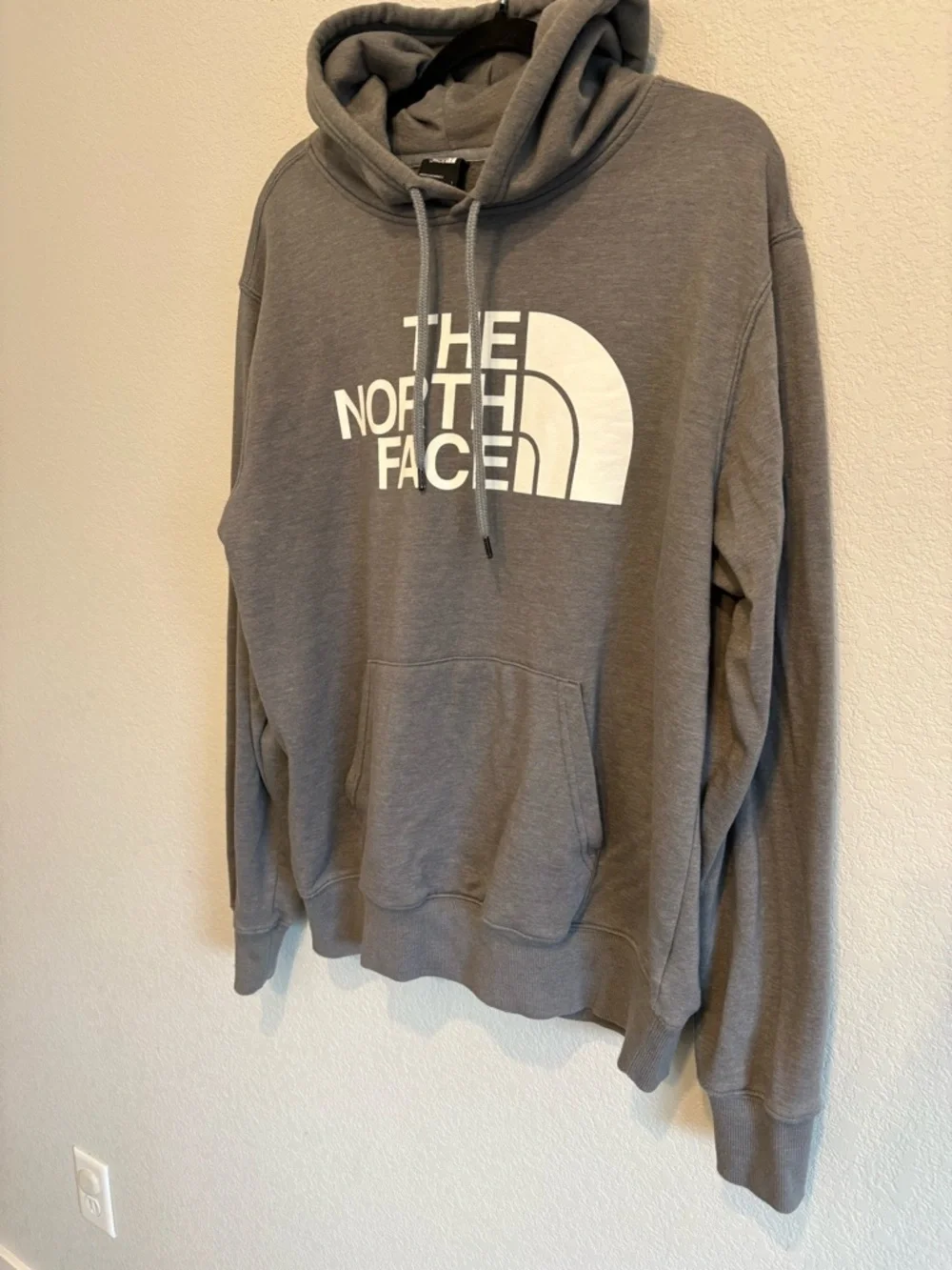 The North Face Gray Logo Hoodie Men’s Large Pullover Sweatshirt Outdoor Casual